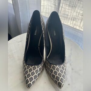 Express Geometric Black and Cream Heels